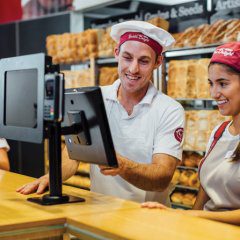 How Every Restaurant Can Effortlessly Improve ROI With Tablet Use